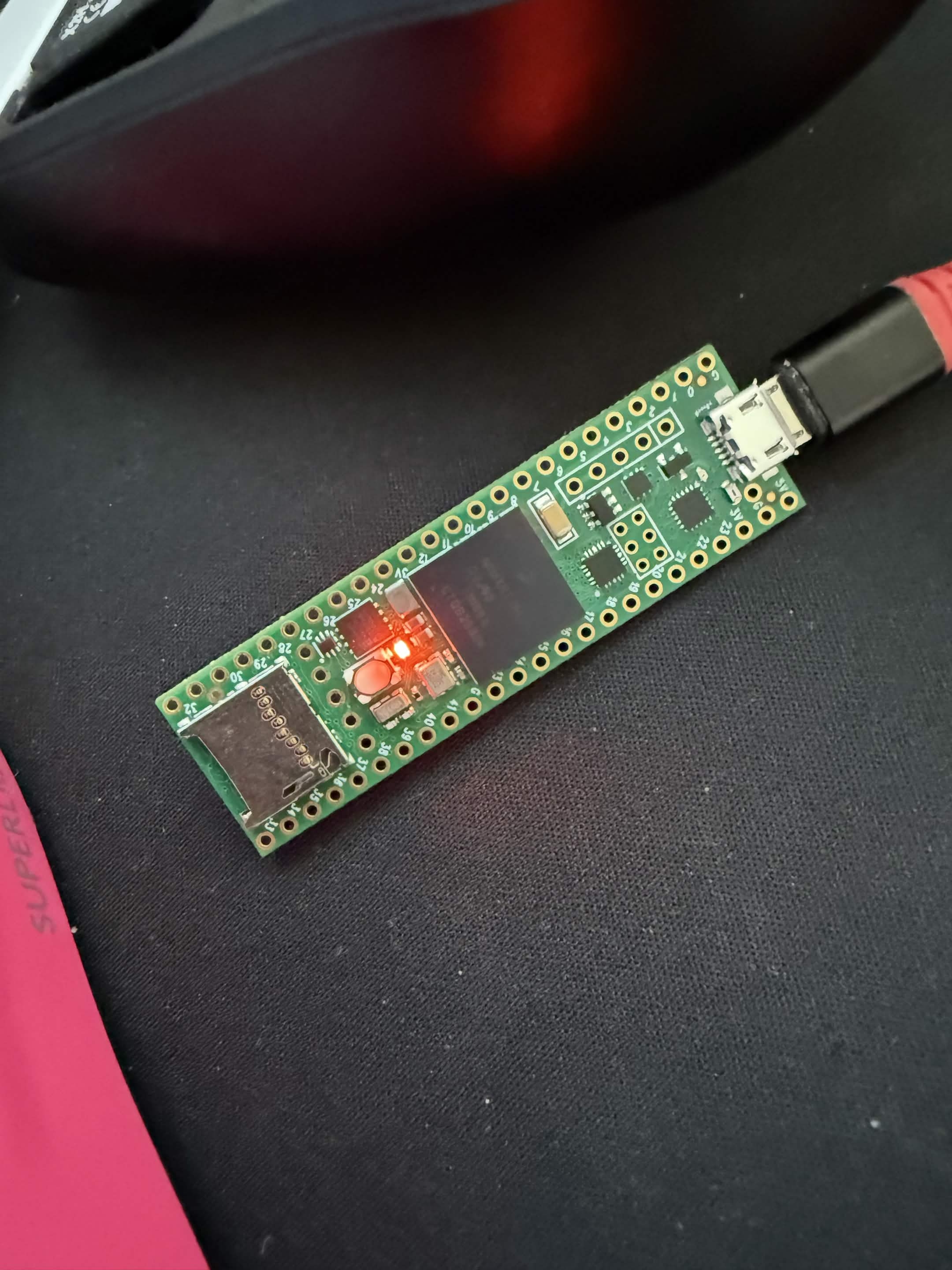 Teensy 4.0 plugged into USB port